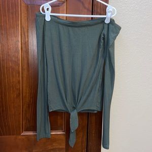 Size S Hollister off-the-shoulder shirt